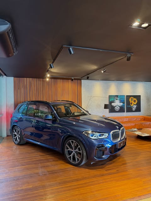 BMW X5 XDRIVE 45E - Imagem 12