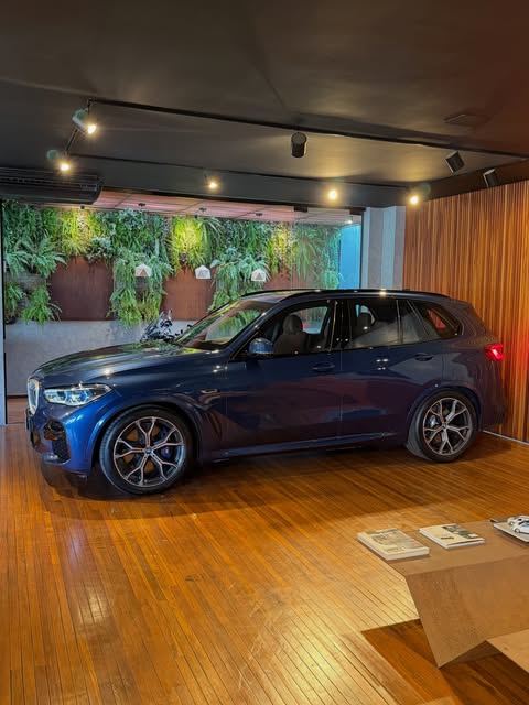 BMW X5 XDRIVE 45E - Imagem 16