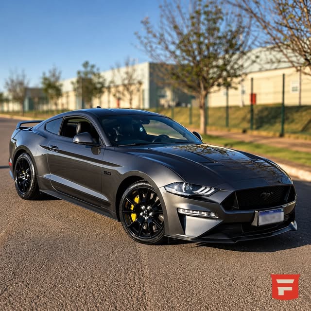 FORD MUSTANG BLACK SHADOW - Imagem 1