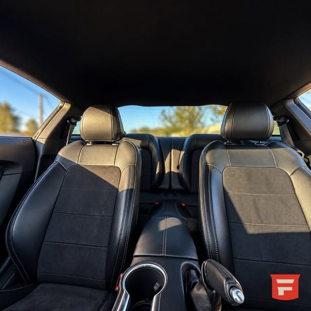 FORD MUSTANG BLACK SHADOW - Imagem 5