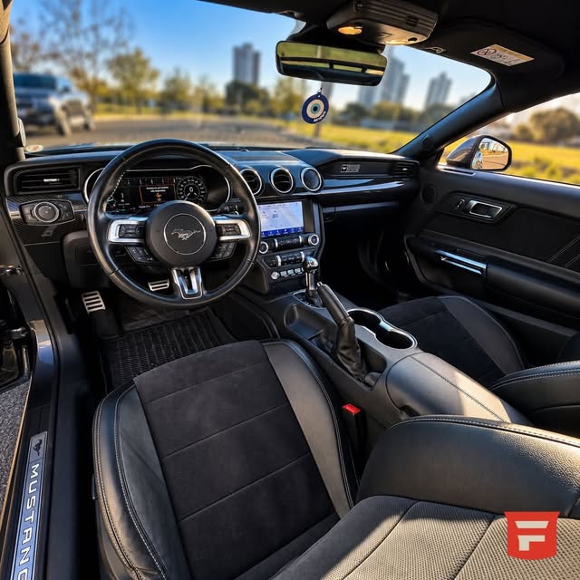 FORD MUSTANG BLACK SHADOW - Imagem 8