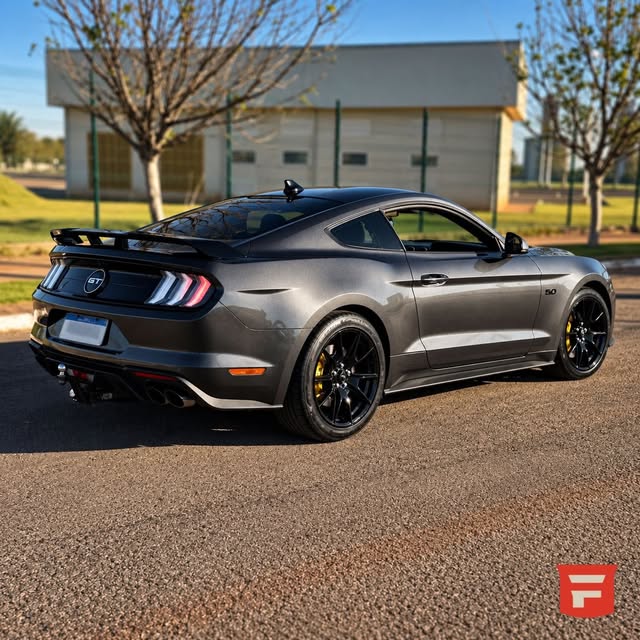 FORD MUSTANG BLACK SHADOW - Imagem 9