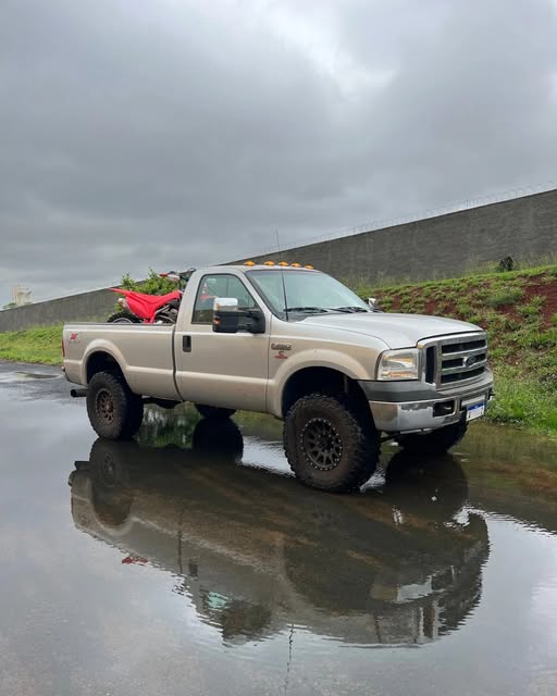 FORD F-250 XLT - Imagem 1