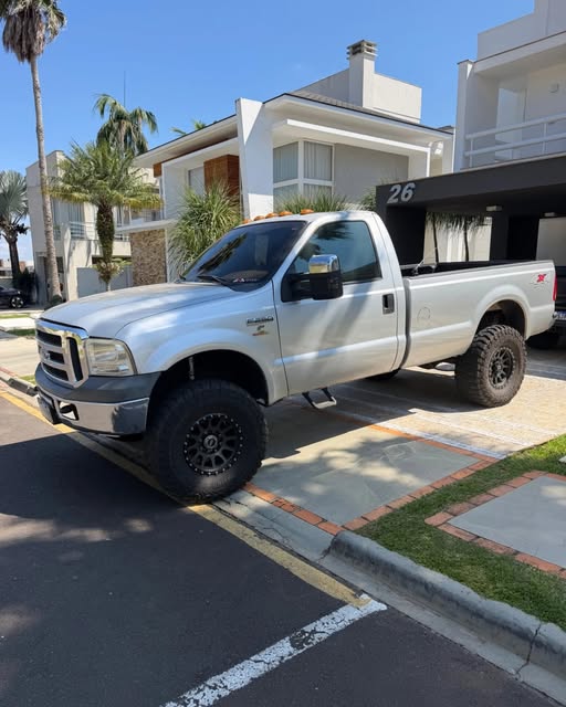 FORD F-250 XLT - Imagem 2