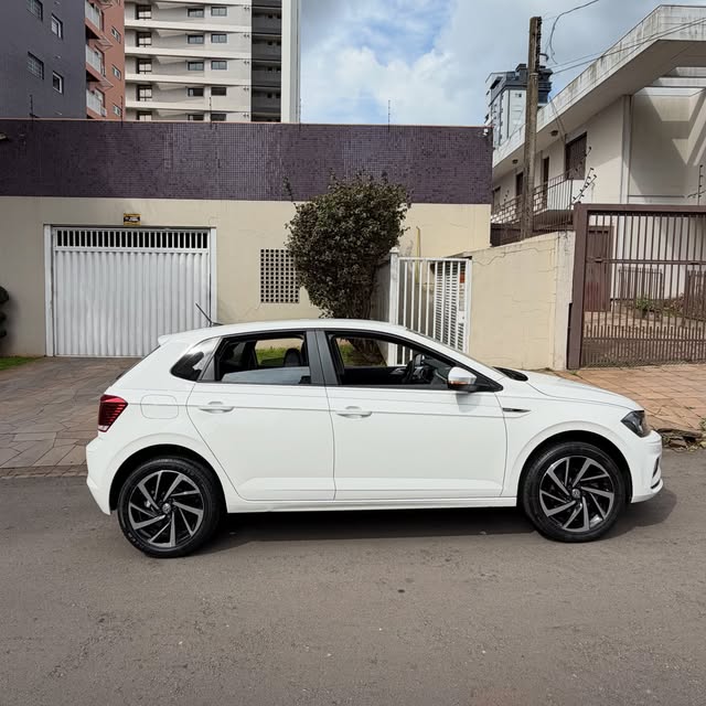 VOLKSWAGEN POLO HIGHLINE - Imagem 4