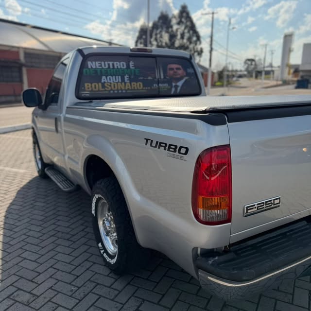 FORD F-250 XLT-L - Imagem 6