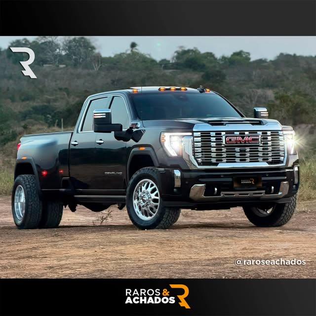 GMC SIERRA 3500HD DENALI ULTIMATE DUALLY - Imagem 2