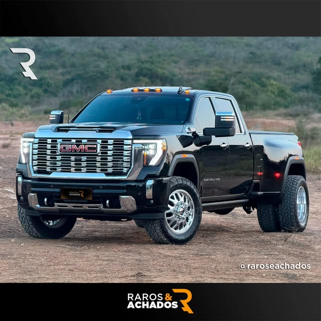 GMC SIERRA 3500HD DENALI ULTIMATE DUALLY - Imagem 3