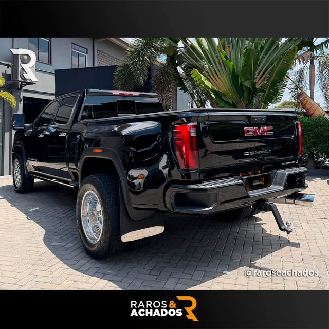 GMC SIERRA 3500HD DENALI ULTIMATE DUALLY - Imagem 4