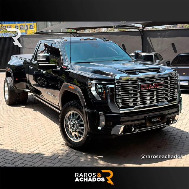 GMC SIERRA 3500HD DENALI ULTIMATE DUALLY - Imagem 7
