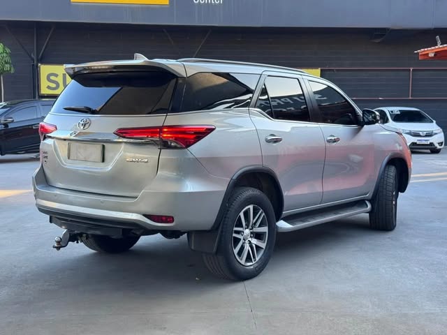 TOYOTA HILUX SW4 SRX - Imagem 3