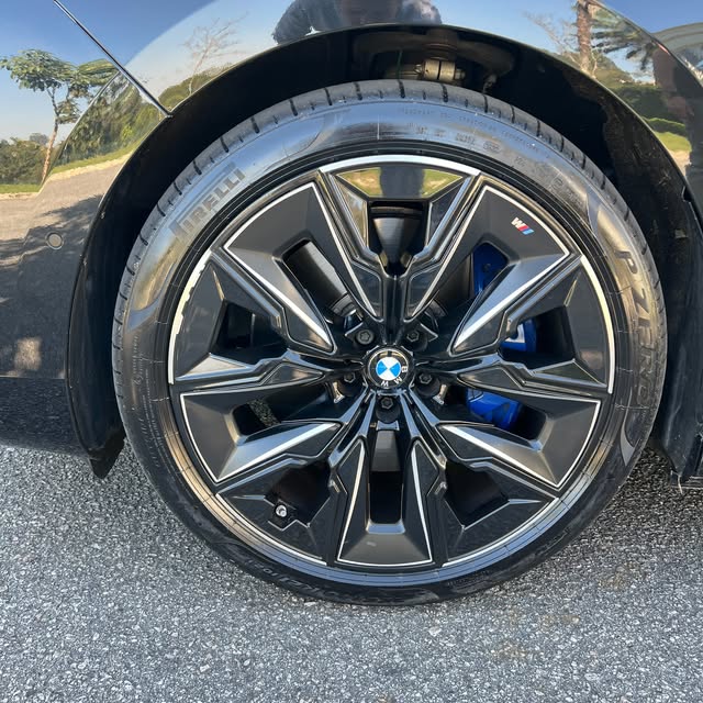BMW I7 XDRIVE 60 M SPORT - Imagem 11