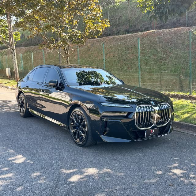BMW I7 XDRIVE 60 M SPORT - Imagem 3