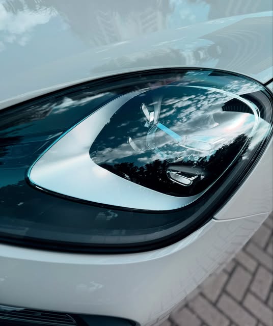 PORSCHE CAYENNE COUPE E-HYBRID PLATINUM EDITION - Imagem 3
