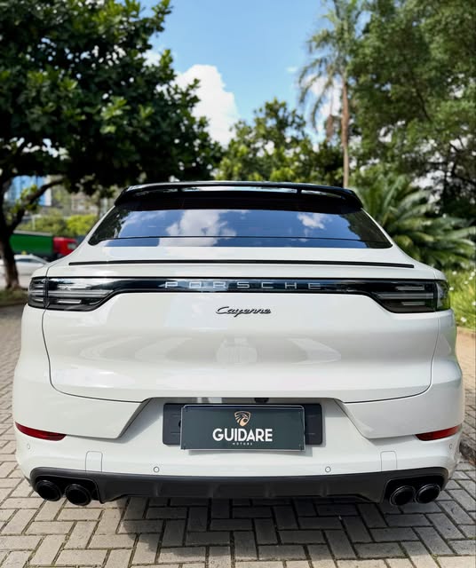 PORSCHE CAYENNE COUPE E-HYBRID PLATINUM EDITION - Imagem 5