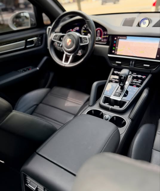 PORSCHE CAYENNE COUPE E-HYBRID PLATINUM EDITION - Imagem 8
