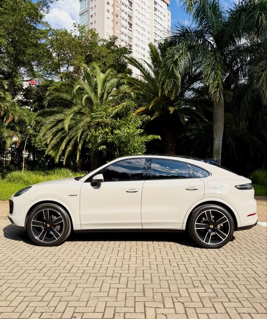 PORSCHE CAYENNE COUPE E-HYBRID PLATINUM EDITION - Imagem 10