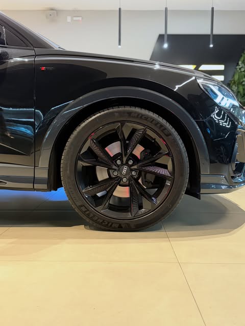 AUDI Q3 SPORTBACK PERFORMANCE BLACK - Imagem 16