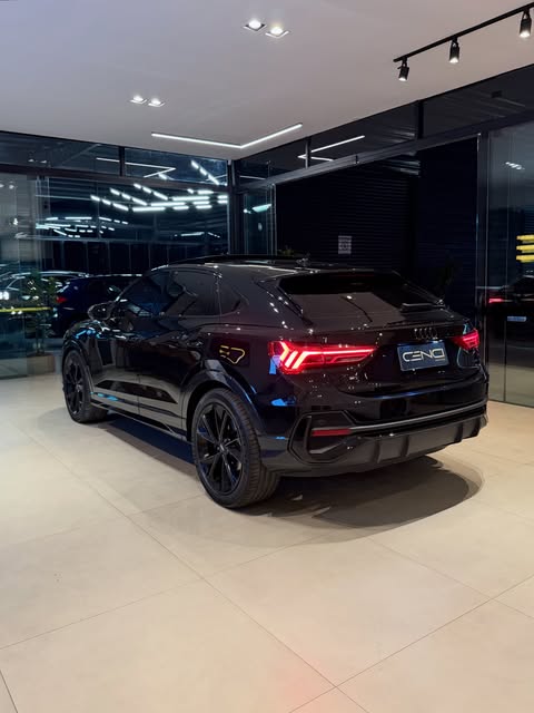AUDI Q3 SPORTBACK PERFORMANCE BLACK - Imagem 3
