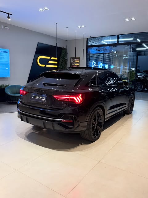 AUDI Q3 SPORTBACK PERFORMANCE BLACK - Imagem 4