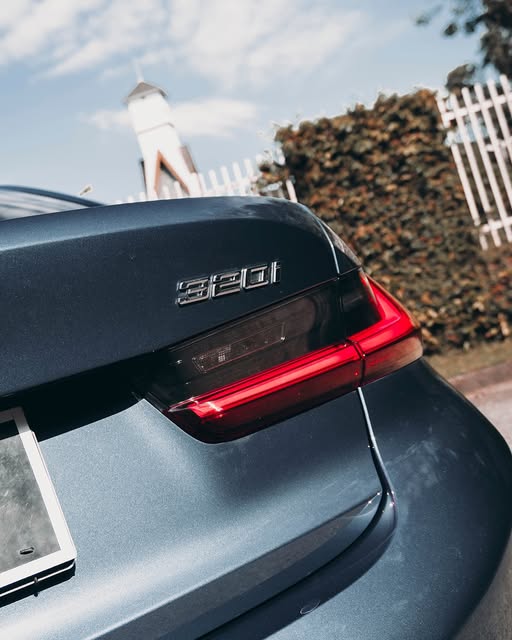 BMW 320I M SPORT - Imagem 10