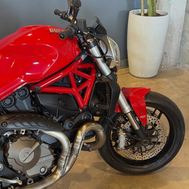 DUCATI MONSTER 821 - Imagem 4
