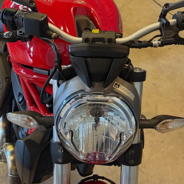 DUCATI MONSTER 821 - Imagem 8