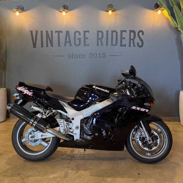 KAWASAKI NINJA ZX9R - Imagem 1