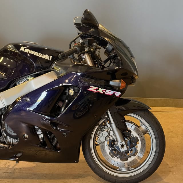 KAWASAKI NINJA ZX9R - Imagem 2