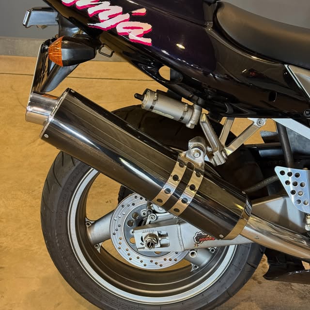 KAWASAKI NINJA ZX9R - Imagem 3