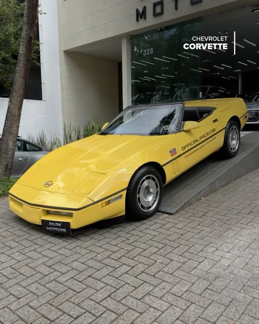 CHEVROLET CORVETTE INDY 500 PACE CAR - Imagem 1