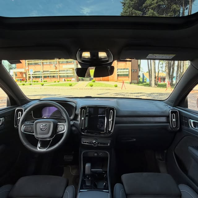 VOLVO XC40 RECHARGE PLUS - Imagem 3