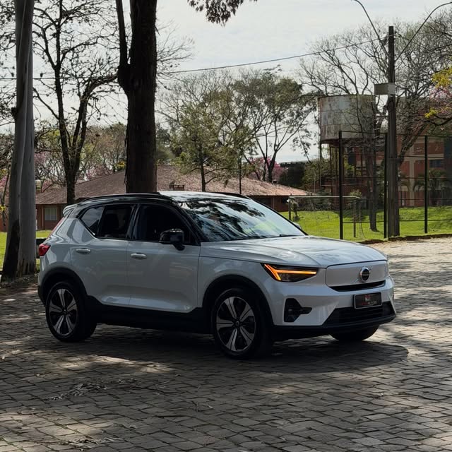 VOLVO XC40 RECHARGE PLUS - Imagem 5