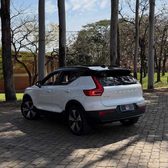 VOLVO XC40 RECHARGE PLUS - Imagem 6