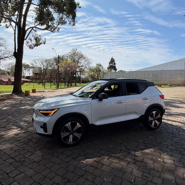 VOLVO XC40 RECHARGE PLUS - Imagem 8