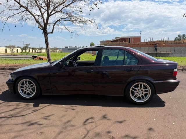 BMW 325I - Imagem 10