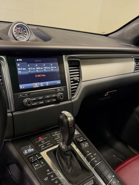 PORSCHE MACAN TURBO - Imagem 12