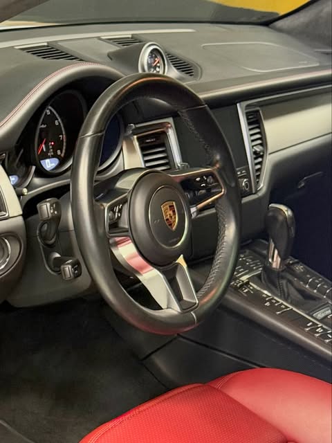 PORSCHE MACAN TURBO - Imagem 8