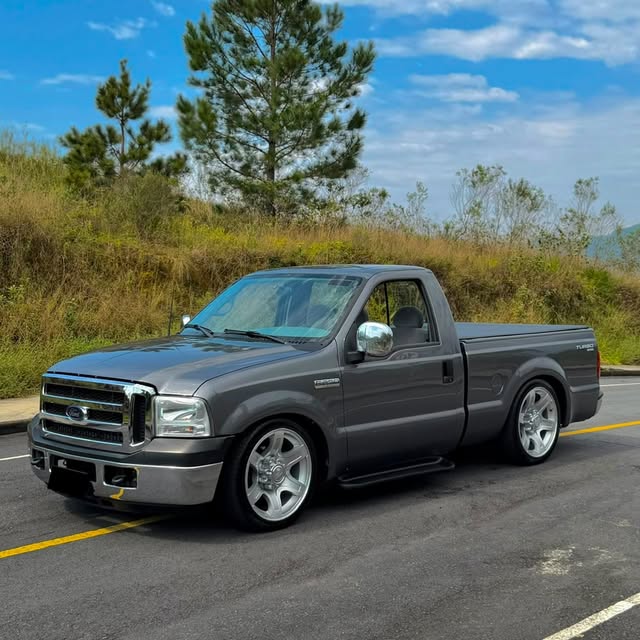 FORD F-250 XLT-L - Imagem 2