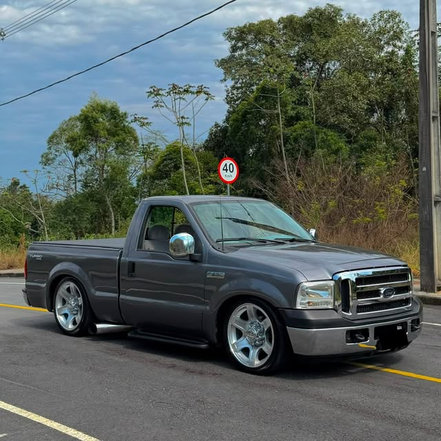 FORD F-250 XLT-L - Imagem 3