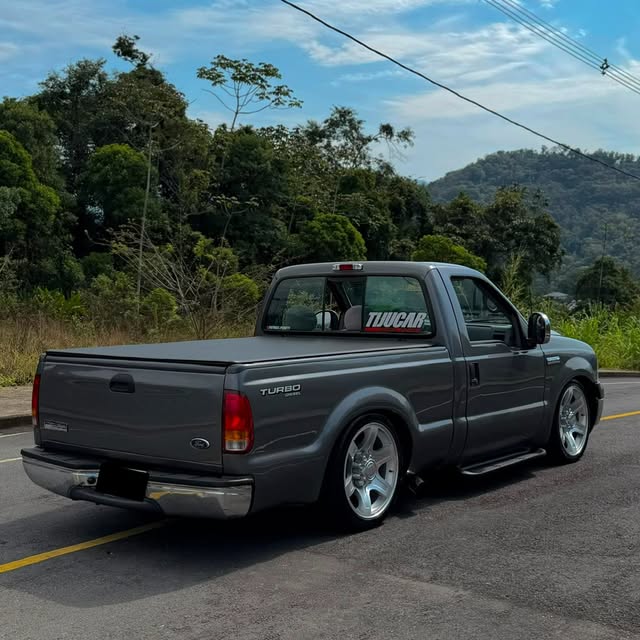 FORD F-250 XLT-L - Imagem 4