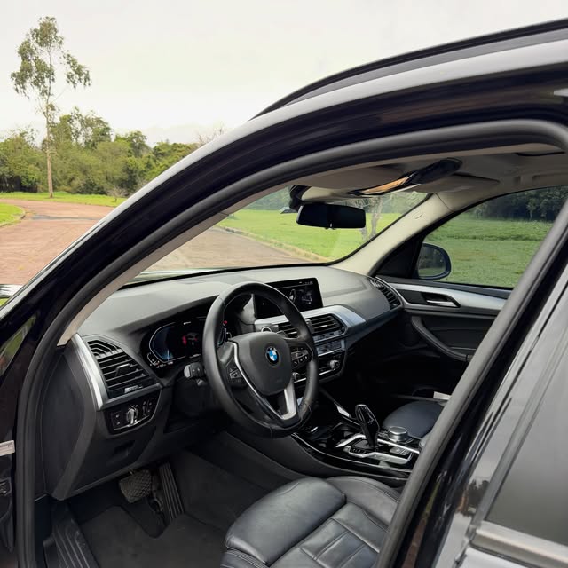 BMW X3 XDRIVE30E - Imagem 6