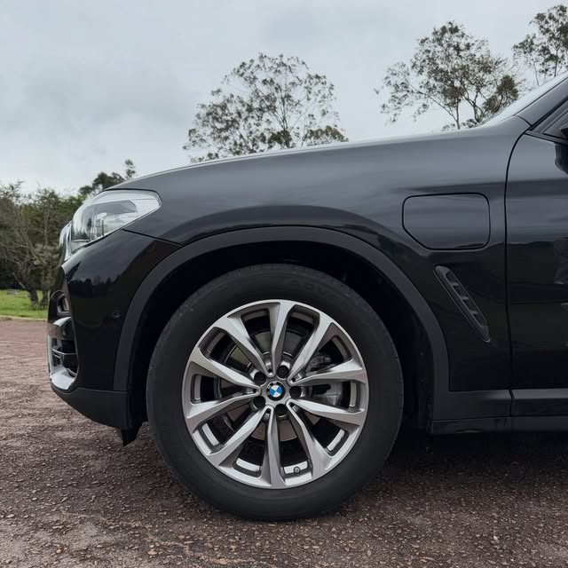BMW X3 XDRIVE30E - Imagem 10