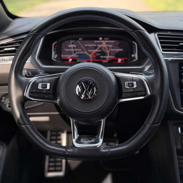 VOLKSWAGEN TIGUAN R-LINE - Imagem 9