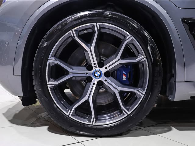 BMW X5 XDRIVE 50E M SPORT - Imagem 5