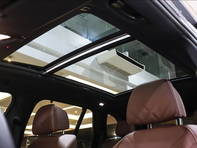 BMW X5 XDRIVE 50E M SPORT - Imagem 8