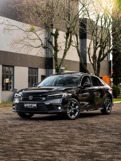 HONDA CIVIC TOURING HYBRID - Imagem 1