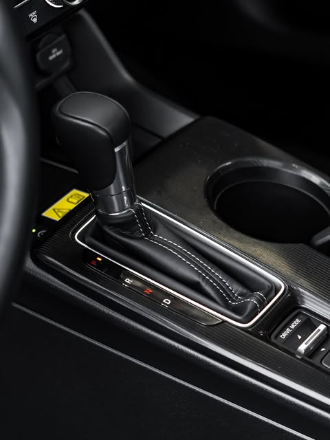 HONDA CIVIC TOURING HYBRID - Imagem 11