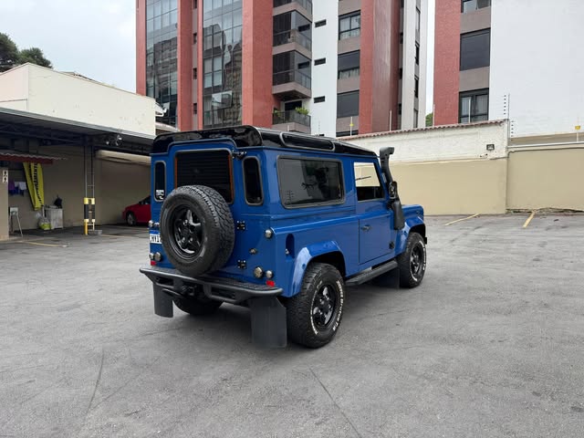 LAND ROVER DEFENDER - Imagem 15