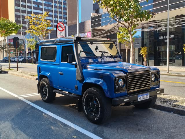LAND ROVER DEFENDER - Imagem 3